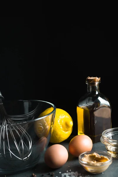 Ingredientes para cozinhar caseiro maionese vista lateral — Fotografia de Stock