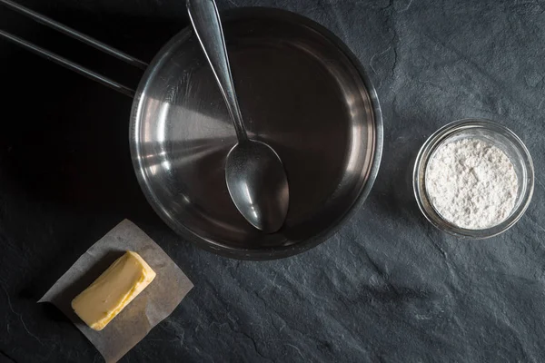 Ingredients for the base thickener Roux — Stock Photo, Image