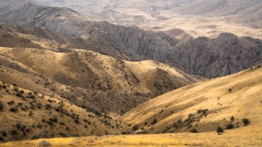 Dağlar ve tepeler Ermenistan'ın panoramik görünüm