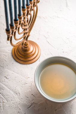 Chanukiah parça ve kase zeytinyağı Manzaralı