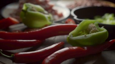 Fajita için malzemeler. Meksika yemeği. Video