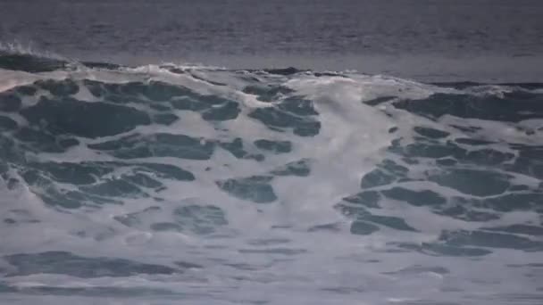 Vlny v Indickém oceánu. Maledivy video — Stock video