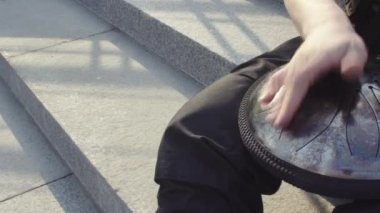 Müzik davul güneşli günde mutlu