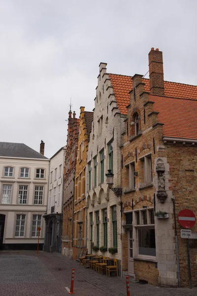 Vista de rua em Brugge durante o outono — Fotografia de Stock