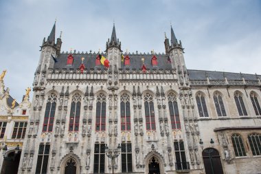 Bruges, Belçika'daki belediye binası tarihi cephe