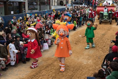 Köln ün gül Pazartesi geçit töreni - takip büyük rakamlar gül Pazartesi geçit Köln 27 Şubat 2017