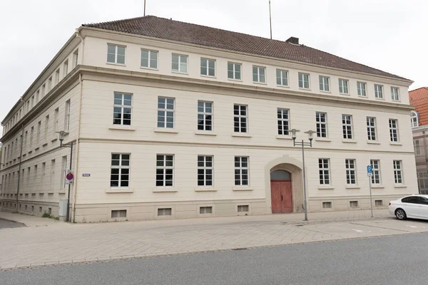 Fassade eines historisch restaurierten Gebäudes in der Stadt Detmol — Stockfoto