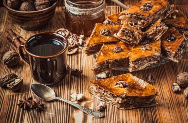 Baklava tatlım ceviz çay için.