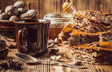 Baklava tatlım ceviz çay için.