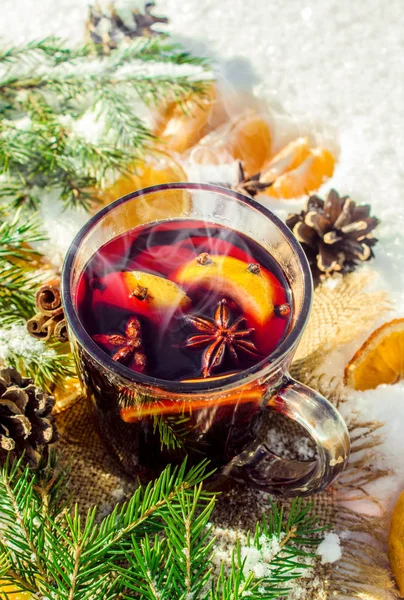 Weihnachtsglühwein. Frohe Weihnachten. — Stockfoto