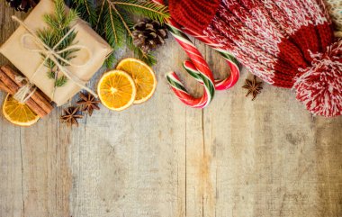 Yeni yıl süslemeleri ve muamele etmek ile Noel arka plan. 