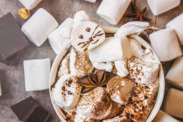 Hot cocoa with marshmallow kitten. — Stock Photo, Image