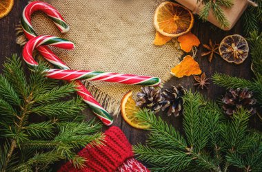 Yeni yıl süslemeleri ve muamele etmek ile Noel arka plan.