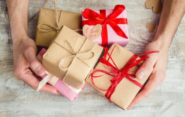 Güzel bir paket tatil hediyesi. Seçici odak.
