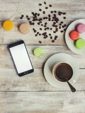 Kahve çekirdeği macarons modern kahvaltı gadzetami ile.