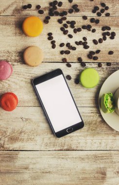 Kahve çekirdeği macarons modern kahvaltı gadzetami ile.