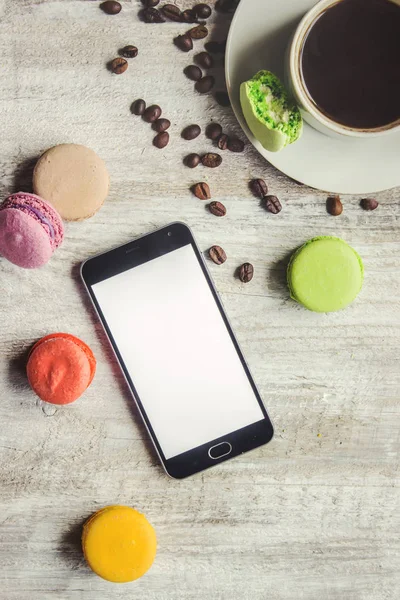 Kahve çekirdeği macarons modern kahvaltı gadzetami ile.