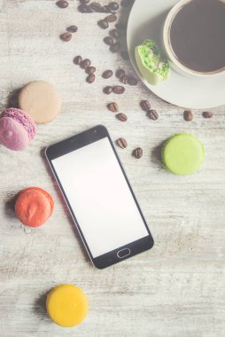 Kahve çekirdeği macarons modern kahvaltı gadzetami ile.