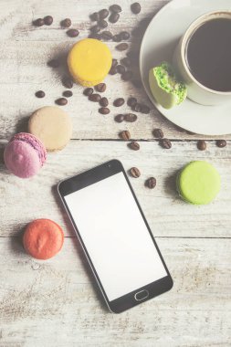 Kahve çekirdeği macarons modern kahvaltı gadzetami ile.