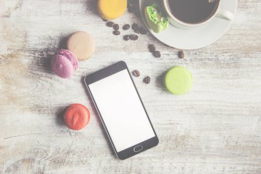 Kahve çekirdeği macarons modern kahvaltı gadzetami ile.