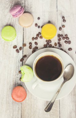 Kahve çekirdeği macarons modern kahvaltı gadzetami ile.