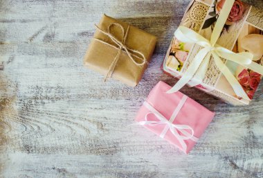 Güzel bir paket tatil hediyesi. Seçici odak. 