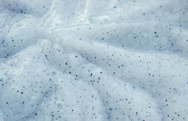 Parçacıklar peeling ile vücut fırçalayın. Seçici odak. Portre.