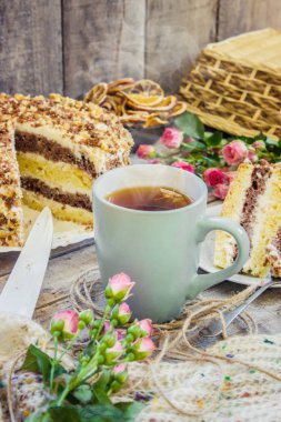 Natürmort fincan çay ve kek. Seçici odak.