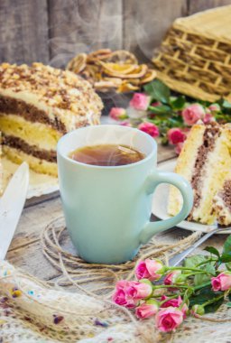 Natürmort fincan çay ve kek. Seçici odak.