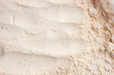 Kil tozu yüz maskesi ve vücut kuru. seçici odak. 