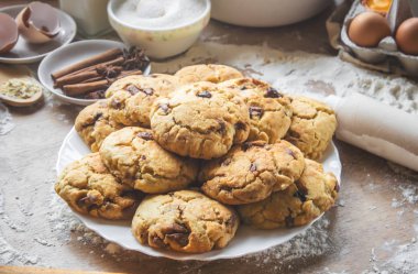 Kurabiye, kek, kendi elleriyle yemek. Seçici odak. 