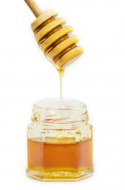 Beyaz bir arka plan üzerinde tatlım. seçici odak.