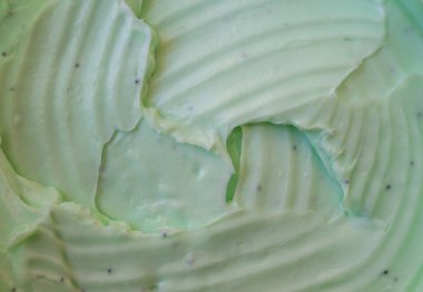 krema, bodur, vücut maskesi parçacıklar peeling ile yeşil. Seçici odak.