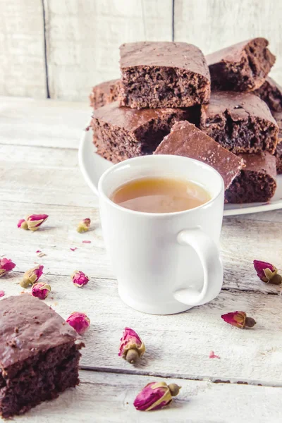 Chocolate brownies for tea. Selective focus. — Stock Photo, Image