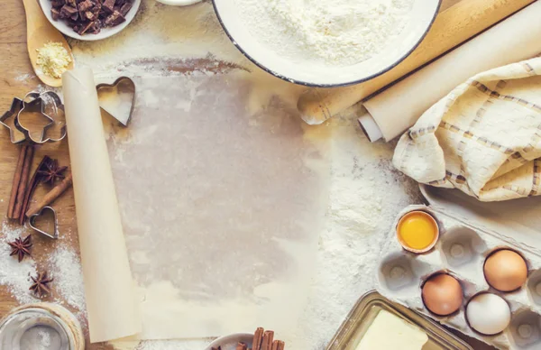 Pasta, kek, kendi elleriyle yemek. Seçici odak. — Stok fotoğraf