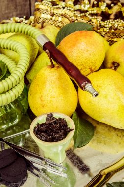 Nargile, tütün lezzet armut. Seçici odak. 