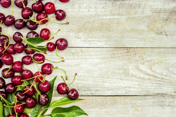 Cerezas rojas. Enfoque selectivo . — Foto de Stock