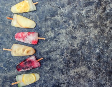 Meyve dondurma. seçici odak.