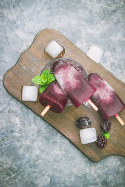 BlackBerry dondurma. seçici odak. 