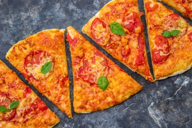 ev yapımı pizza. seçici odak.