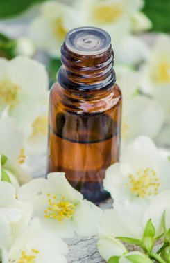 Yasemin esans. seçici odak. 