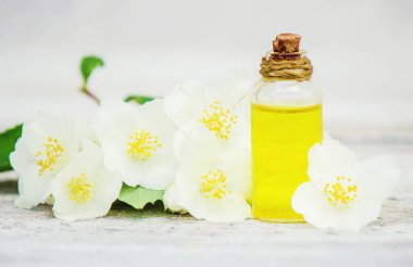 Yasemin esans. seçici odak. 