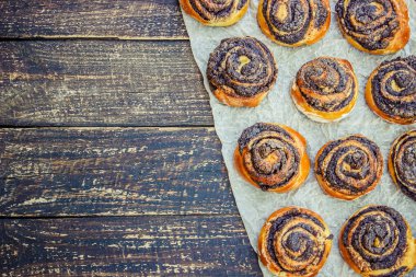 Haşhaş tohumu ile buns. Seçici odak.
