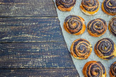Haşhaş tohumu ile buns. Seçici odak.