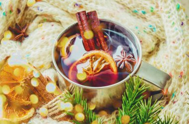 Mulled şarap. Seçici odak. 