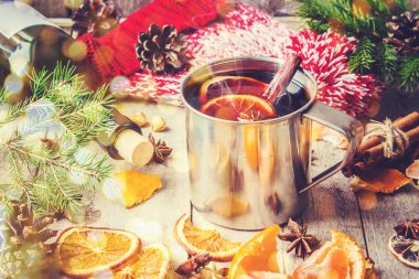 Mulled şarap. Seçici odak. 