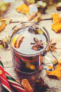 Mulled şarap. Seçici odak. 