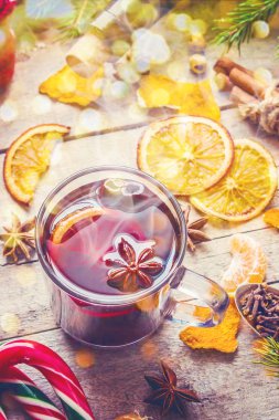 Mulled şarap. Seçici odak. 