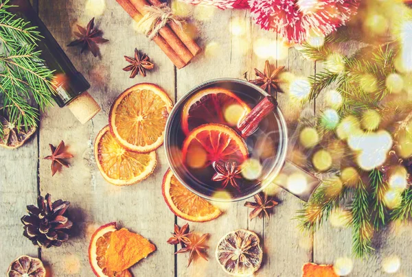 Mulled şarap. Seçici odak. 