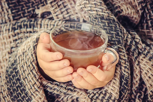 A cup of tea. Comfort. Selective focus. — Stock Photo, Image